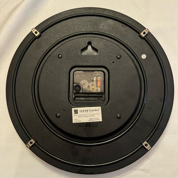 RARE SONS OF ANARCHY MOTORCYCLE CLUB WALL CLOCK, 12 INCH REDWOOD ORIGINAL TESTED - Picture 4 of 6